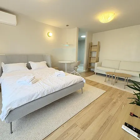 Axa - Tineretului Bükreş